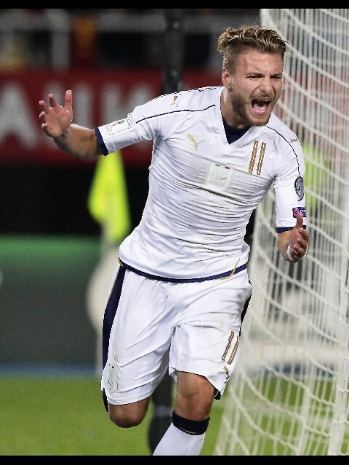 Azzurri: 4-2-4 con de Rossi e Verratti