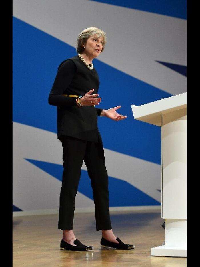 May, 'Tories occupino scena politica'