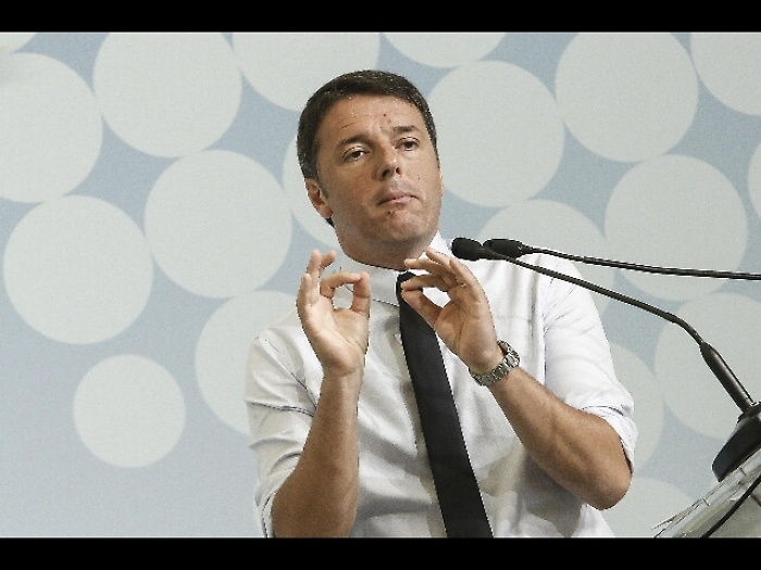 Renzi: &laquo;Il caso firme false del M5s a Palermo &egrave; clamoroso ma loro hanno doppia morale&raquo;