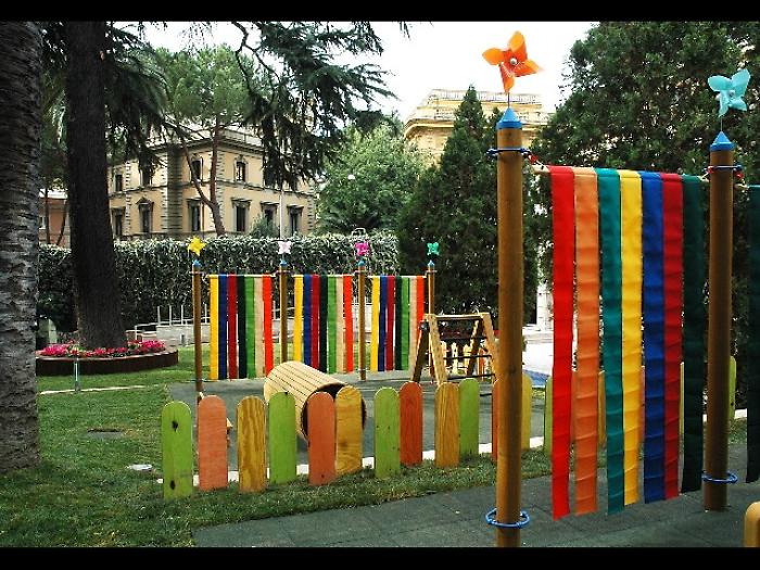 Bimbo 'scappa' da asilo, trovato da cc