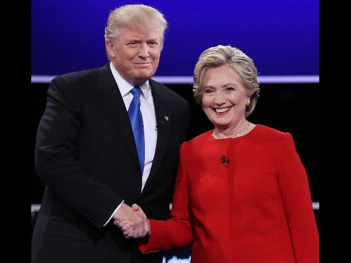 Clinton: 'Un voto per futuro' Trump: 'Sondaggi truccati'