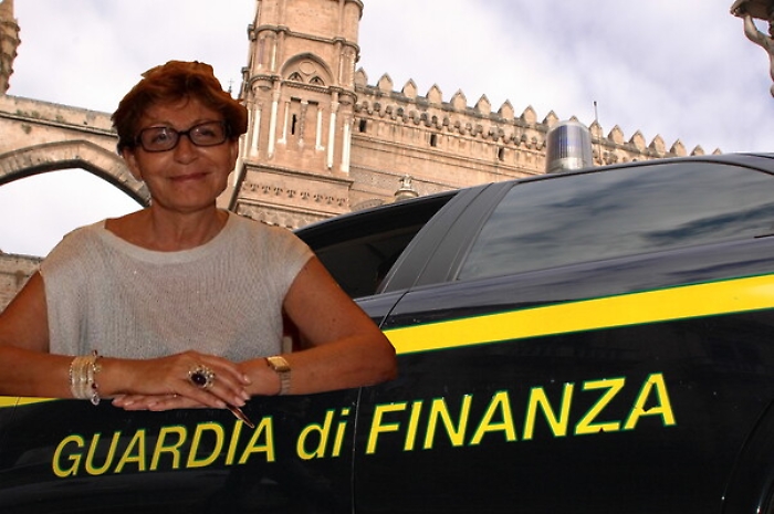 «Si fece pagare due volte i suoi incarichi» Sequestrati 140 mila euro alla Corsello