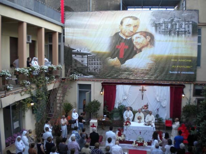 Acireale, rettore camilliano fugge con l'amata e con i soldi della cassa