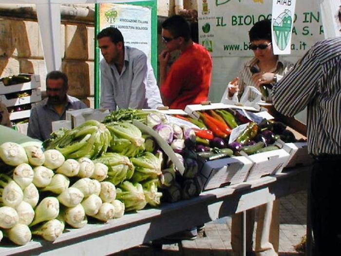 Paradosso Sicilia: alimenti bio venduti come convenzionali 