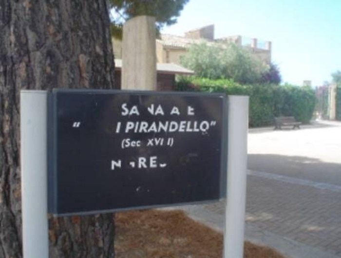 La casa natale di Pirandello nel degrado tra ruggine e zecche