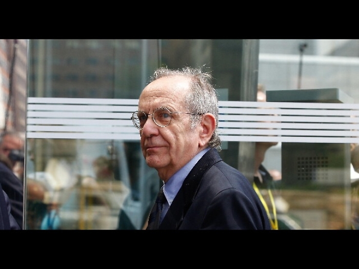 Padoan, lievi scostamenti in stime Ue