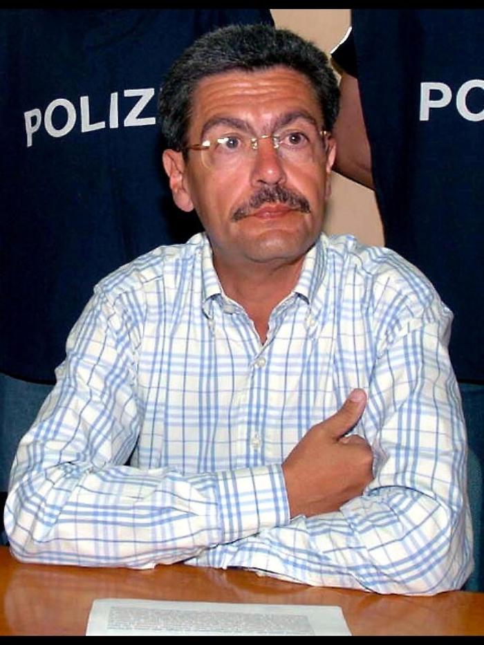 Traffico auto e droga,decine di arresti