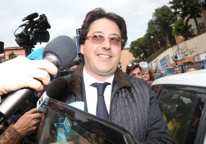 «Gianlucone» &amp; C. la Sicilietta del clan narrata dalle carte