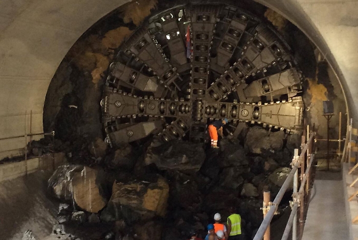 1617714701123_1620671498347