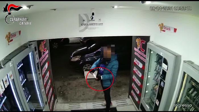 6f438911f6e43b7b9b301a9caf40e6f4_1620740254147