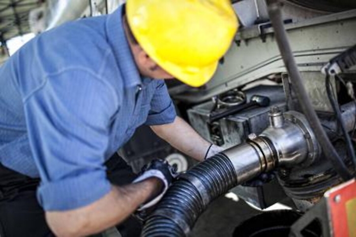 conou_scarico_lubrificante_comm_1620692827398