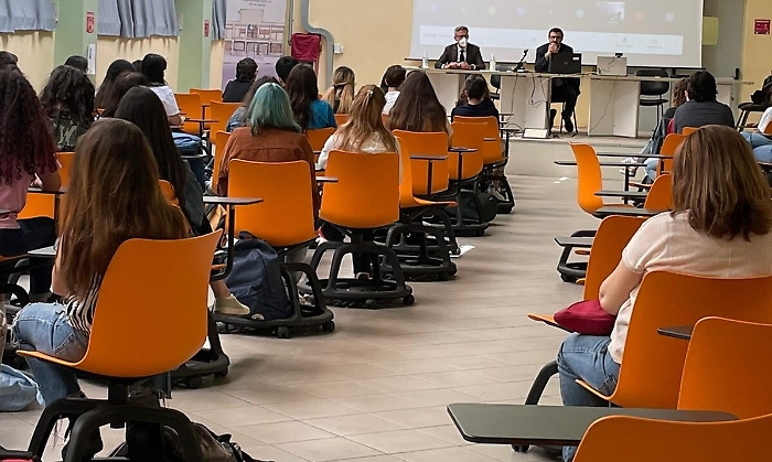 1620907215577_1623180181089