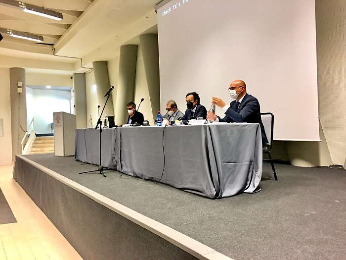 075037518-609a63ba-616f-4a17-a76b-c732dbc40799