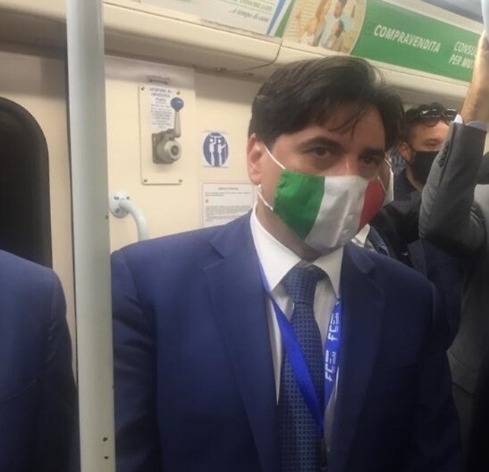 142707945-40db961f-d66d-4b0b-816a-94217382760a