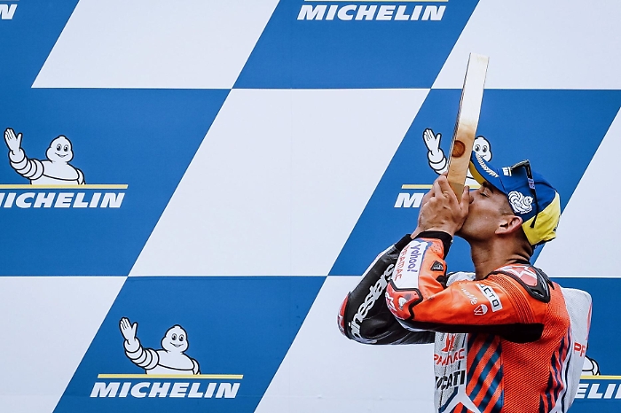 142758638-be3cc327-9161-4e90-9a1c-29dce77b3098