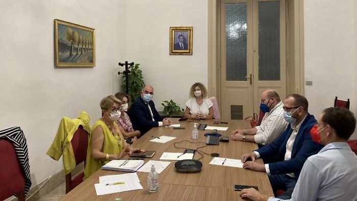 104810382-28ca0722-9b63-42a5-9c45-7ce3d21f9dd7