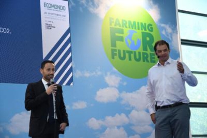 ADN20211027165342_1635347284915