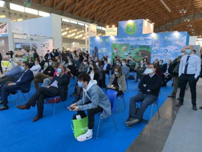 ADN20211027172120_1635348965570