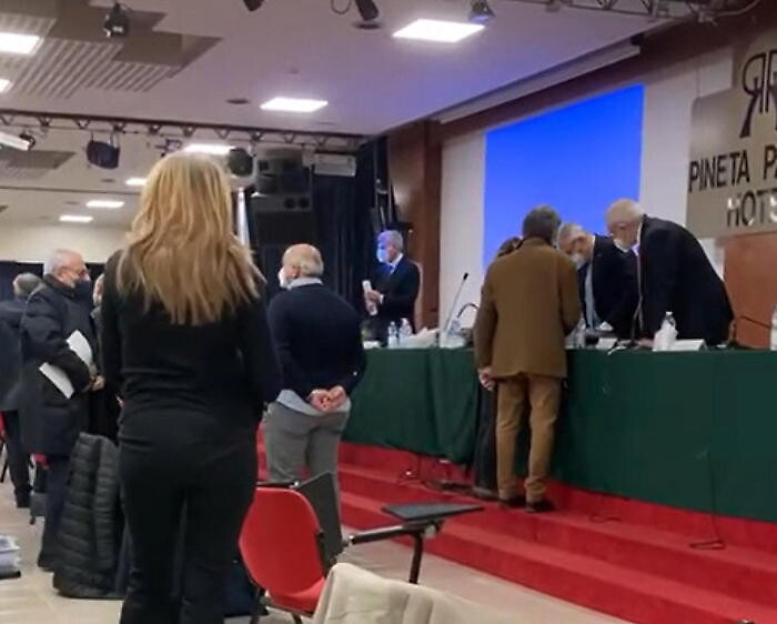 151432007-42c3477d-4cf0-4711-94d8-0026e825861d