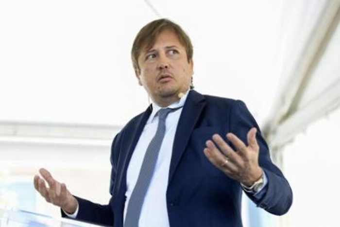 ADN20220210183317_1644515424612