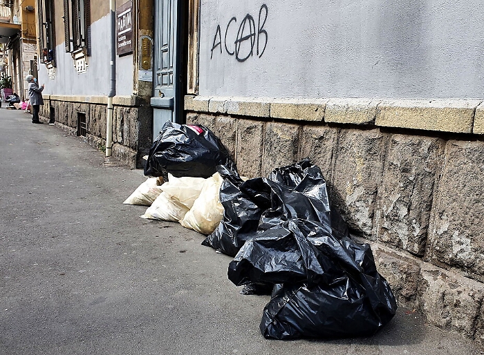 173954936-0122090b-f9cd-4c6b-946d-1e849b5fa54c