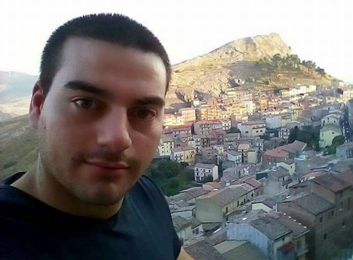 183542270-11e72cb7-eac7-468f-b7a6-c518f1c49583