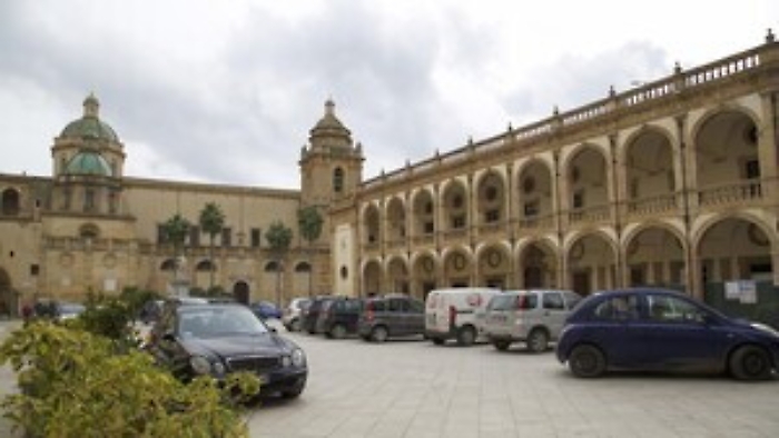 083013776-614795ee-d58f-451e-b1bf-970bba735906