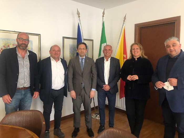 085606625-44bf4124-cf7b-449c-8935-ed2bfde3b4e7