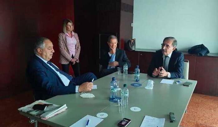 144556219-11c4372e-49a1-40b5-bc13-f477040827e1