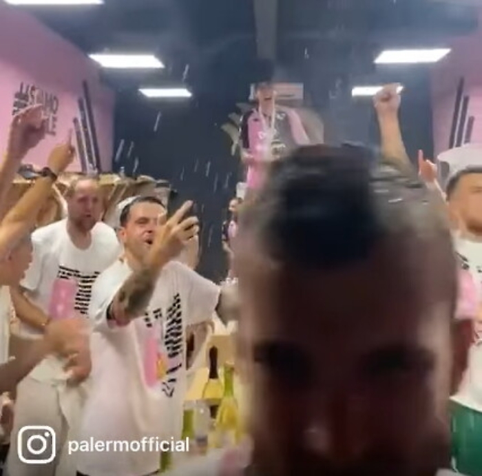 055504272-643648ee-9578-4e41-9c23-eb71596212e0