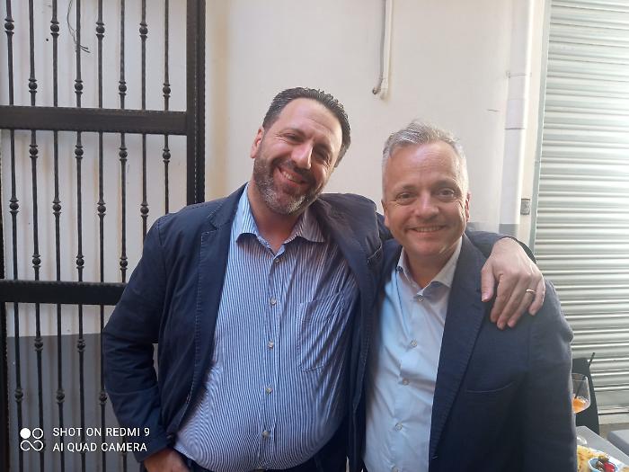 184404409-8a60b481-e0e9-4f8c-ab13-aab2fdbb8356