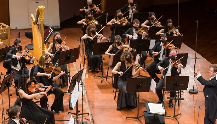 093755188-70048de8-250a-4e9d-a5ea-39433ca2129d