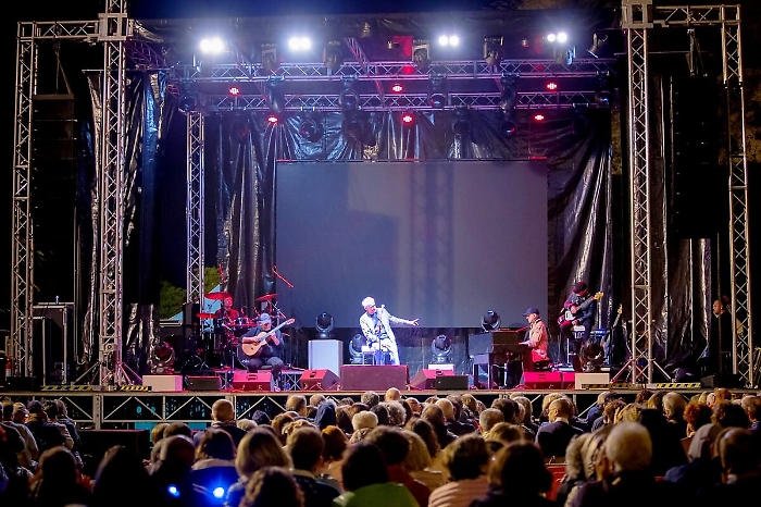 145945864-96046a80-7f5f-44f2-aa0d-4d5a4457ae2b