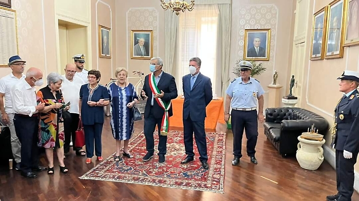 083733027-4393044d-3722-4fdb-94cd-b05fa9460dd8