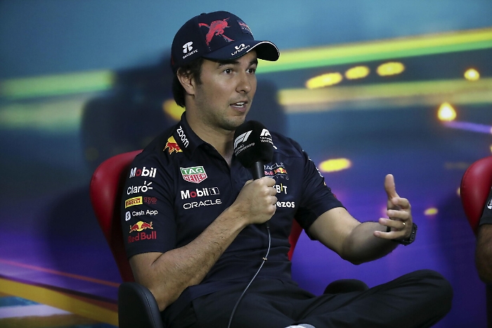 2022-11-11_111437144_1668186001751