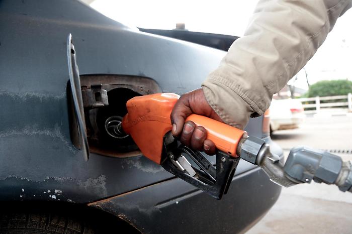 Carburanti, benzina e gasolio aprono la giornata in aumento sui mercati
