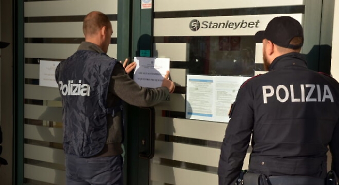 101031067-a8d2d9c5-6a6d-4e98-9e06-725f60ae2ee9