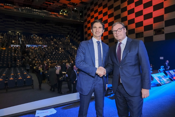 2022-11-28_128468737_1669663722583