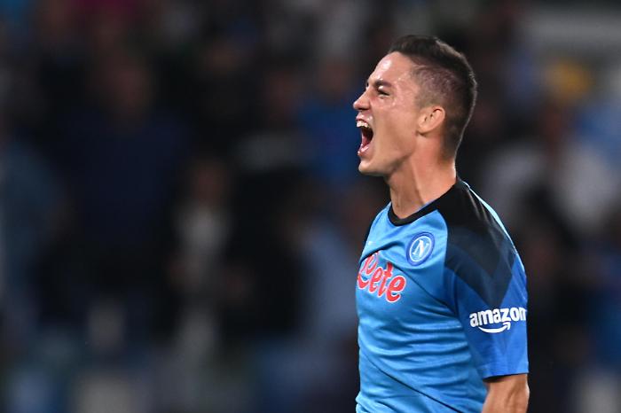 2022-12-11_111446838_1670778900814