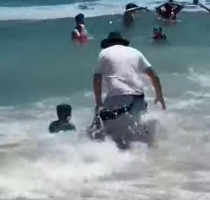 160304659-256054ea-e8a1-43a4-9653-68415e4a353a