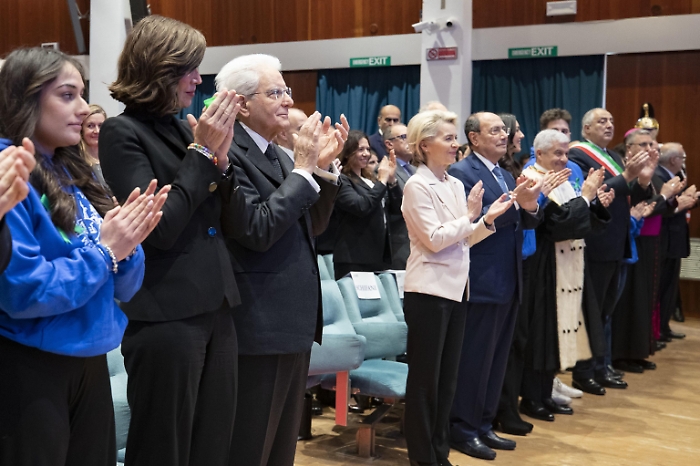 1677149402_c0f28f2afefd15ef0279