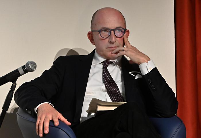 1677160502_52b2006a54df1ff263db