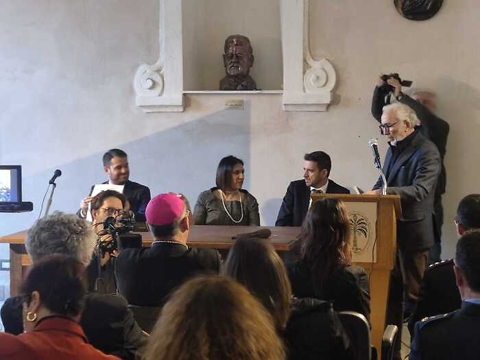 07fd00d73ae5e45d54584917b24c59f3