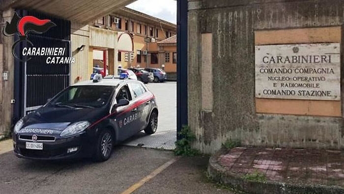 Catania, arresto dei carabinieri per maltrattamenti in famiglia
