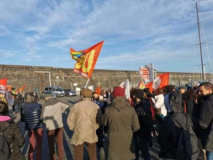 Porto di Catania: manifestazione per la strage di cutro