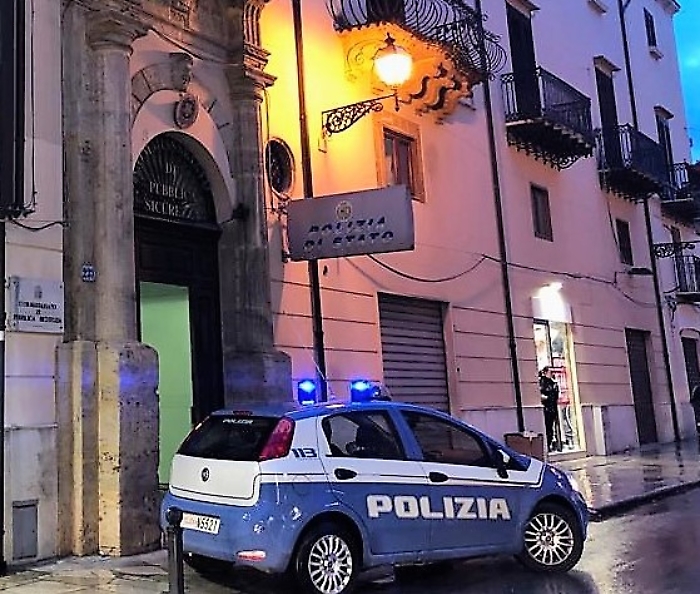 Auto Polizia a Partinico