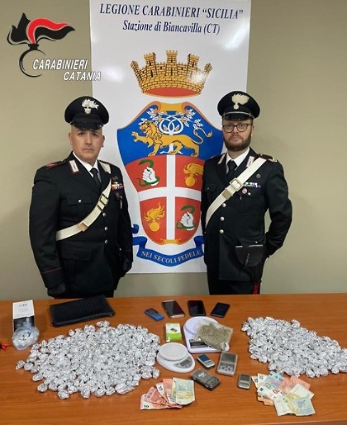 Arresti per droga a Biancavilla