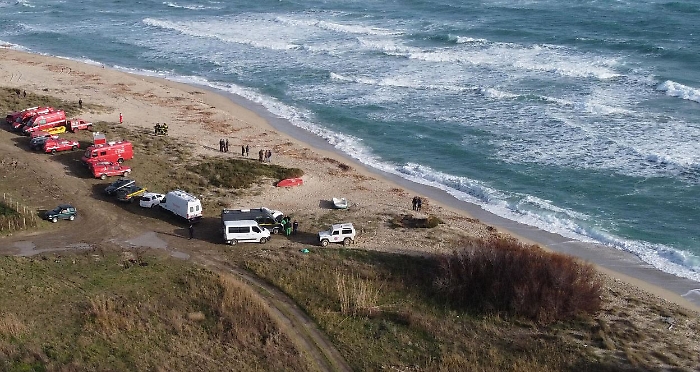 Spiaggia di Cutro, luogo del naufragio di mingranti