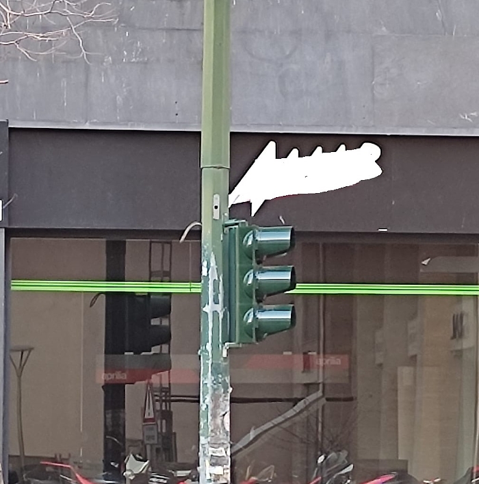 Catania: semaforo viale vittorio veneto, angolo via Gabriele D'Annunzio