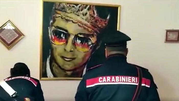 Quadro con Matteo Messina Denaro